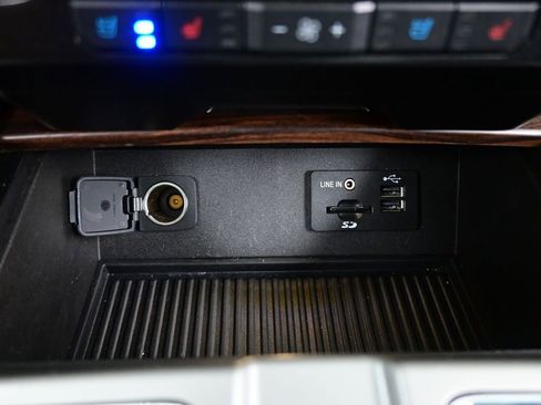 Used 2015 Ford F150 Lariat w/ Equipment Group 501A Mid image 25