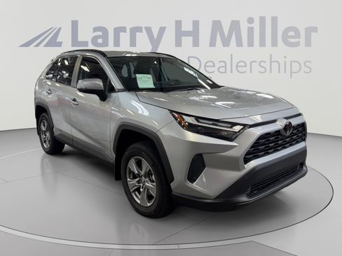Certified 2025 Toyota RAV4 XLE w/ Convenience Package FWD image 7