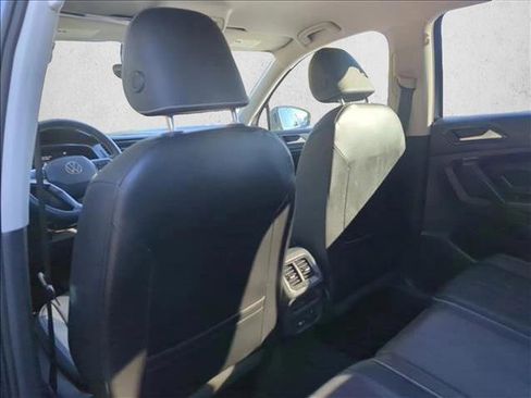 Used 2022 Volkswagen Tiguan SE AWD/4WD image 17
