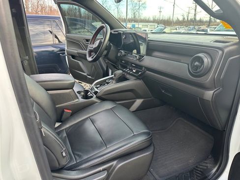 Used 2024 Chevrolet Colorado Trail Boss w/ Technology Package image 23