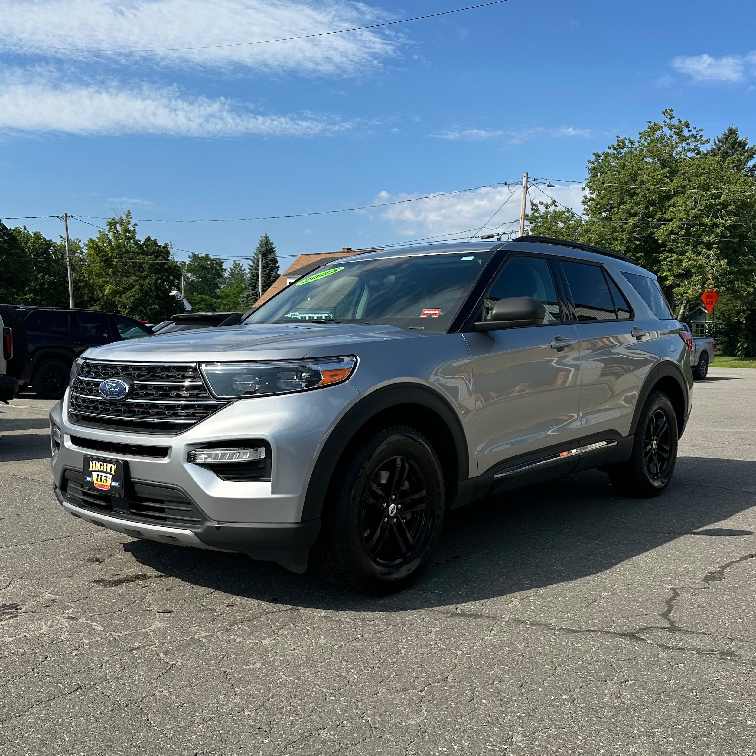 Used 2023 Ford Explorer XLT w/ Equipment Group 202A AWD/4WD image 7