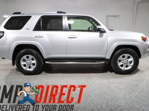 Used 2021 Toyota 4Runner SR5 AWD/4WD image 6