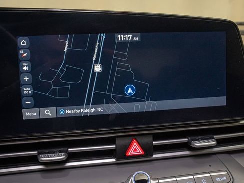 Used 2023 Hyundai Elantra SEL w/ Convenience Package image 11