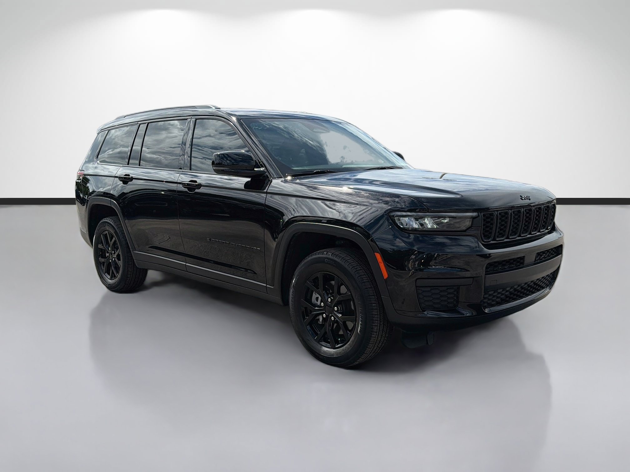 Used 2024 Jeep Grand Cherokee L Laredo AWD/4WD image 1