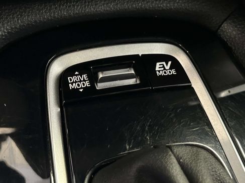 Used 2024 Toyota Corolla Cross AWD Hybrid w/ Moonroof Package image 26