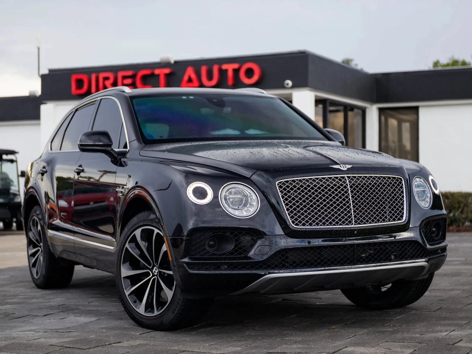Used 2017 Bentley Bentayga AWD/4WD image 1