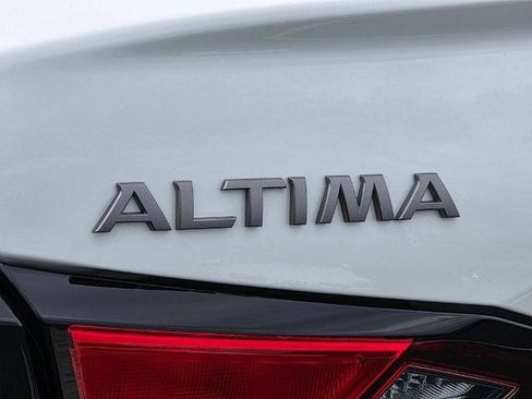 Certified 2025 Nissan Altima 2.5 SR AWD/4WD image 10