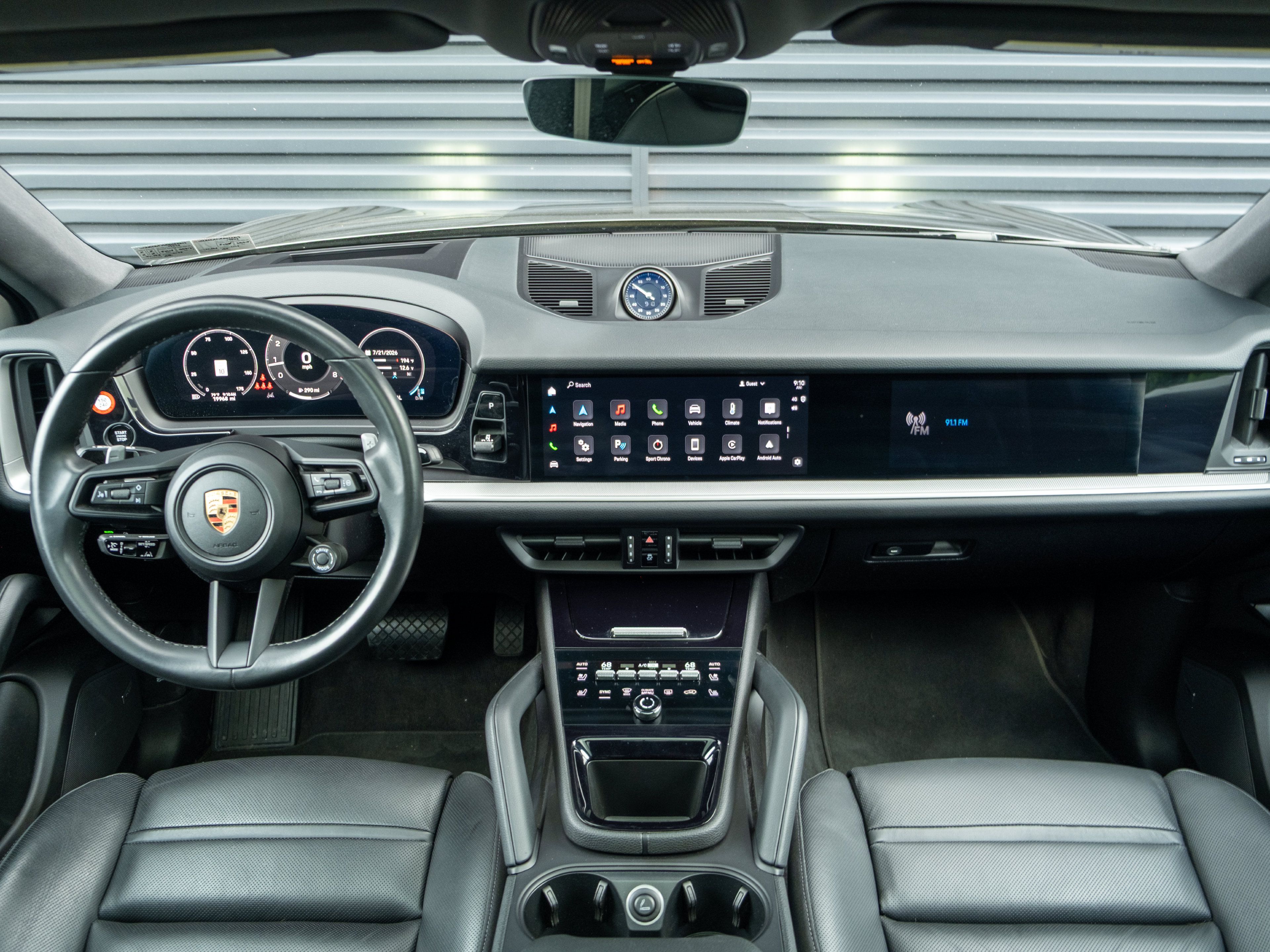 Used 2024 Porsche Cayenne Coupe AWD/4WD image 6