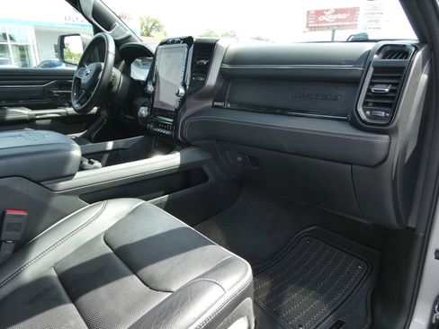 Used 2023 RAM 1500 Limited AWD/4WD image 16