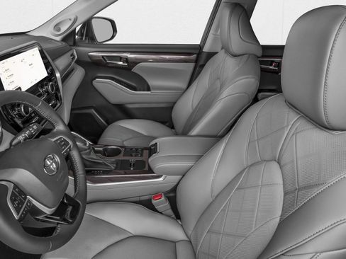 New 2026 Toyota Highlander Platinum AWD/4WD image 6