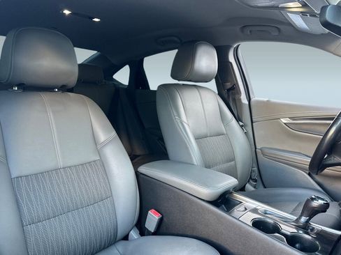 Used 2018 Chevrolet Impala LT image 30