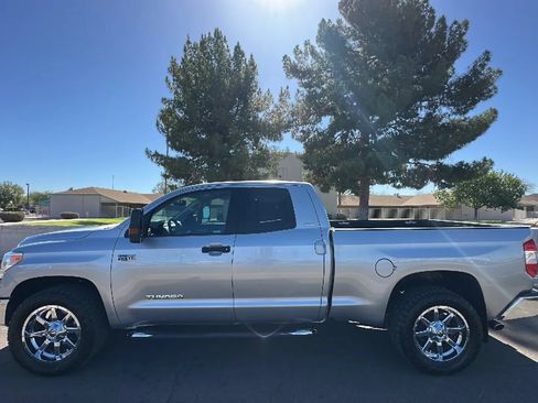 Used 2016 Toyota Tundra SR RWD image 1