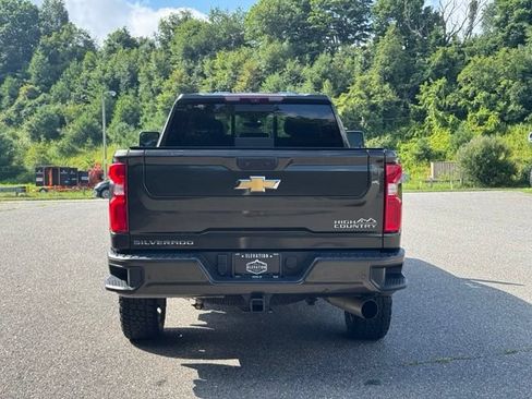 Certified 2022 Chevrolet Silverado 2500 High Country w/ Z71 Off-Road Package AWD/4WD image 6