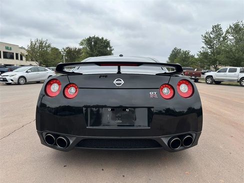 Used 2010 Nissan GT-R Premium image 7