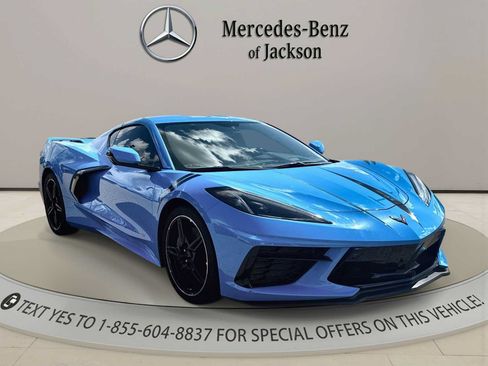 Used 2022 Chevrolet Corvette Stingray Preferred Cpe w/ Z51 Performance Package RWD image 2