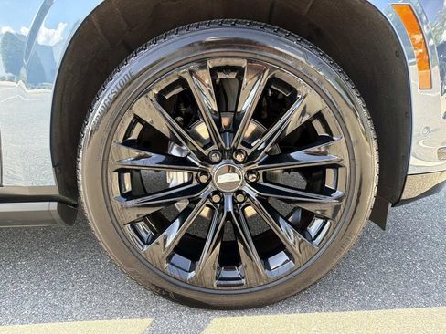 Used 2025 Cadillac Escalade Sport Platinum w/ LPO, ONYX Package AWD/4WD image 10