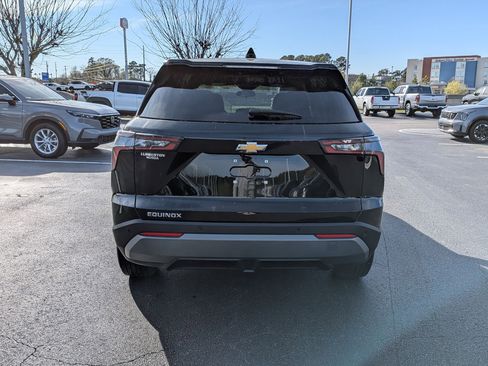 Used 2025 Chevrolet Equinox LT image 4