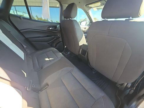 Used 2024 Chevrolet Trax RS FWD image 16