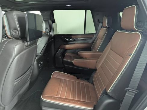 Used 2023 GMC Yukon Denali Ultimate AWD/4WD image 16