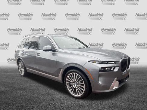 Used 2026 BMW X7 xDrive40i AWD/4WD image 2