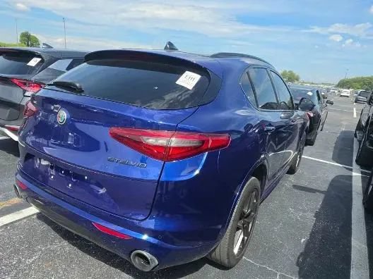 Used 2021 Alfa Romeo Stelvio Ti AWD/4WD image 3