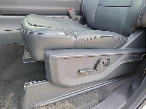 New 2026 Ford Expedition Platinum w/ Driver's Package AWD/4WD image 18