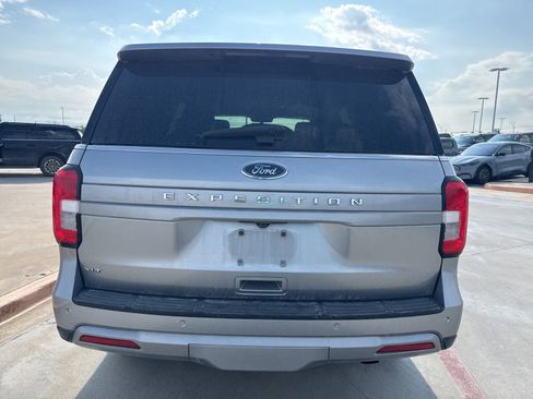 Used 2024 Ford Expedition XLT RWD image 4