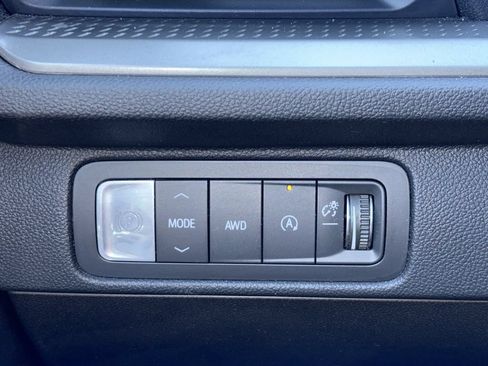 Used 2026 Chevrolet Traverse LT AWD/4WD image 14