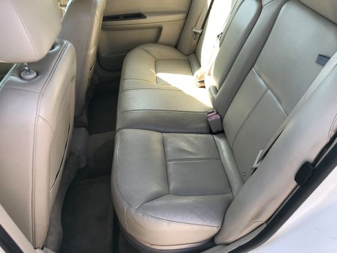 Used 2007 Chevrolet Impala LTZ FWD image 16