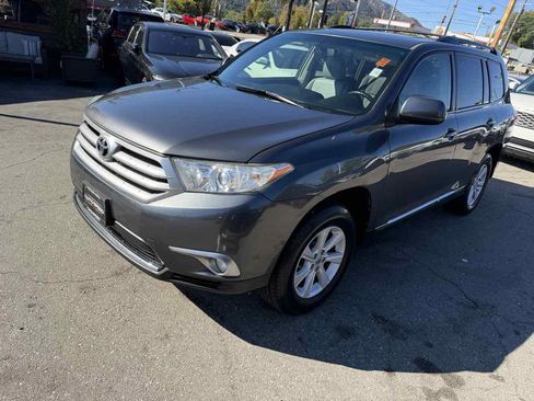 Used 2012 Toyota Highlander SE image 3