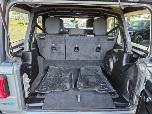 Used 2022 Jeep Wrangler Unlimited Rubicon 4xe image 12