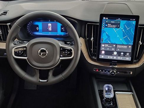 New 2026 Volvo XC60 B5 Plus w/ Protection Package Premier image 26