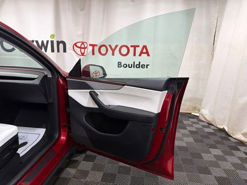 Used 2026 Tesla Model Y AWD image 10