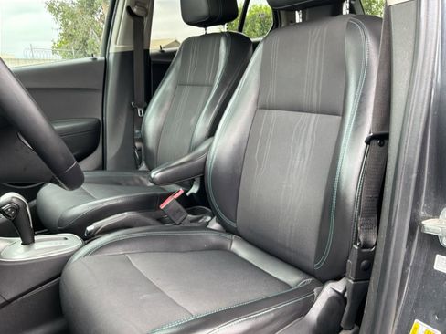 Used 2016 Chevrolet Trax LT w/ LT Convenience Package FWD image 16