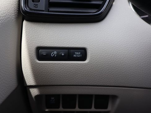 Used 2018 Nissan Rogue Sport FWD image 15