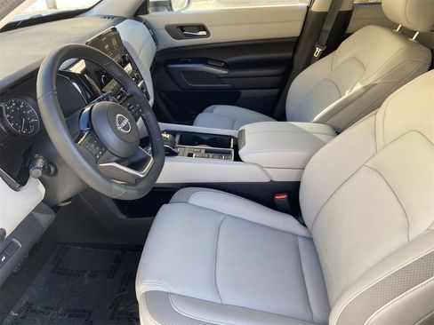 New 2025 Nissan Pathfinder SL image 22