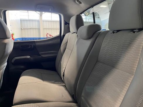 Used 2016 Toyota Tacoma SR5 RWD image 18