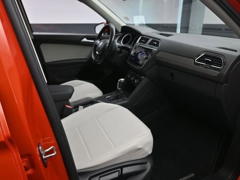 Used 2019 Volkswagen Tiguan SE FWD image 29