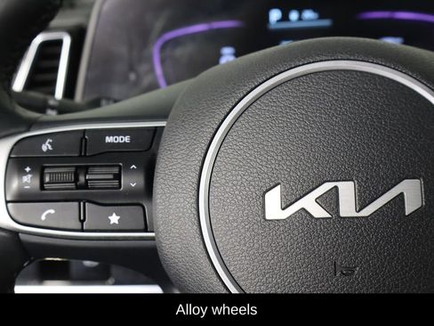 Used 2025 Kia Sportage EX FWD image 8