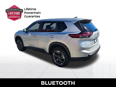 Used 2025 Nissan Rogue SV AWD/4WD image 4
