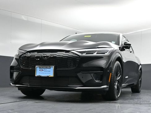 Certified 2025 Ford Mustang Mach-E GT AWD/4WD image 37