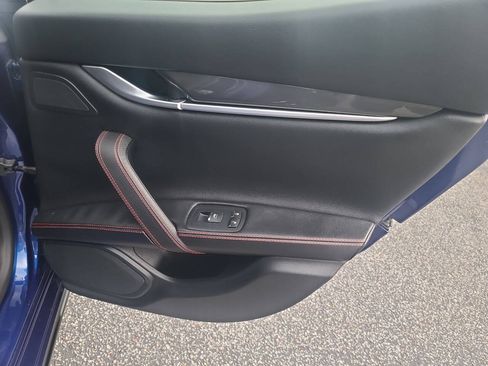 Used 2017 Maserati Ghibli S RWD image 31
