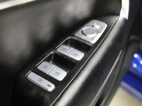 Used 2019 Genesis G70 2.0T Advanced image 18