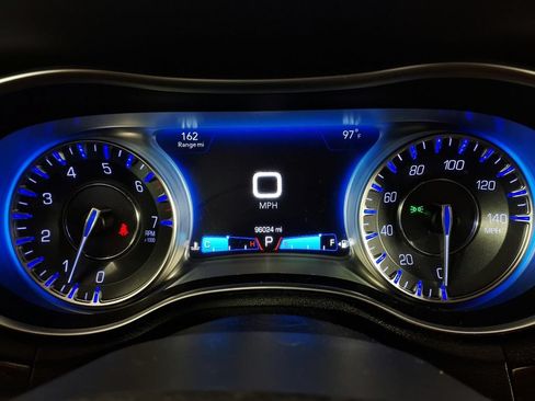 Used 2018 Chrysler 300 Limited w/ Safetytec Plus Group RWD image 18