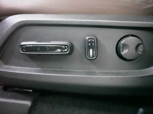 Used 2025 Honda Pilot Elite image 14