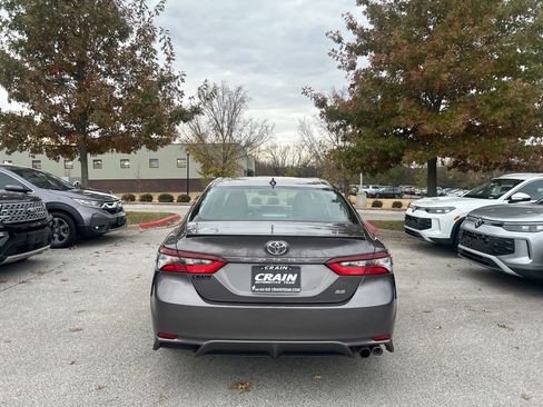 Used 2024 Toyota Camry SE image 4