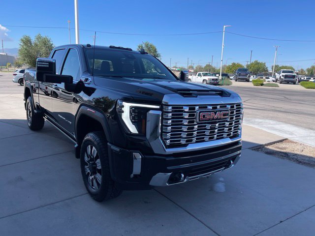 Certified 2026 GMC Sierra 3500 Denali w/ Denali Reserve Package AWD/4WD image 6