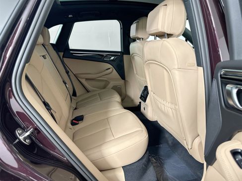 Certified 2026 Porsche Macan image 28