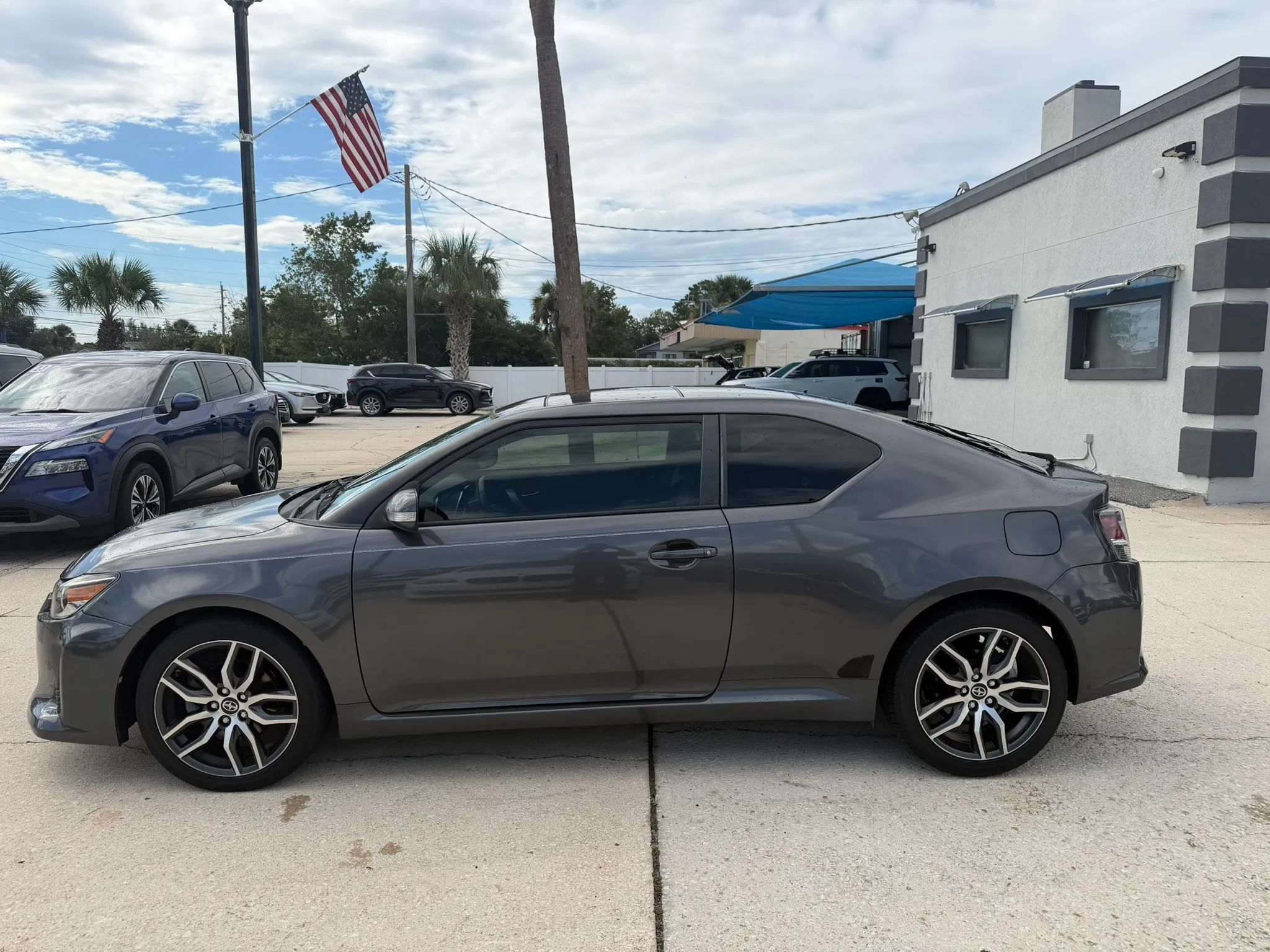 Used 2016 Scion tC FWD image 2