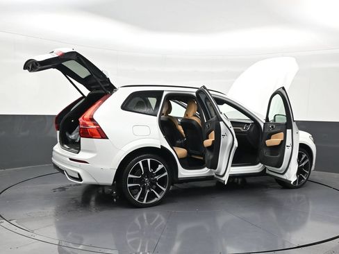Used 2024 Volvo XC60 B5 Ultimate AWD/4WD image 31